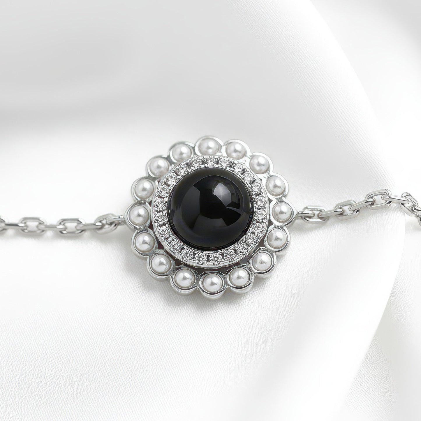 Personalized Pearl Glitz Circle Photo Bracelet